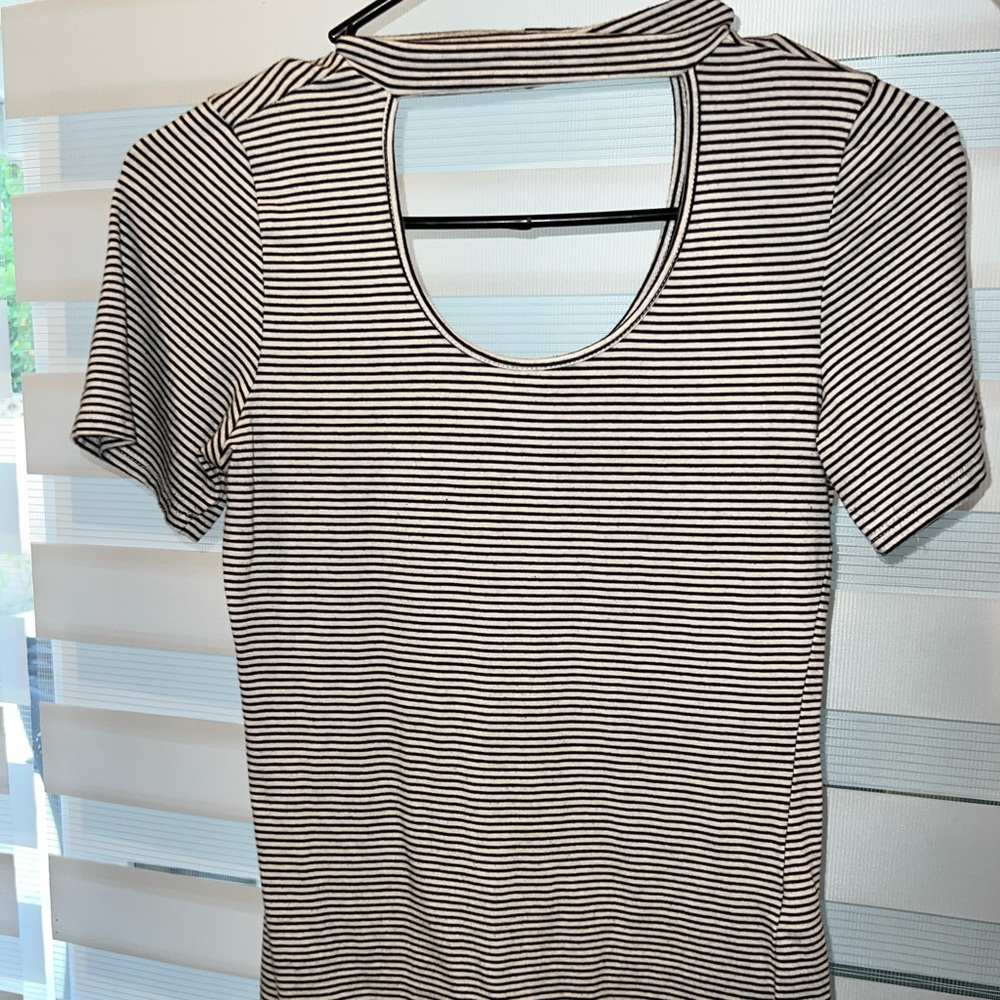 Heart & Hips Unique Collar Shirt!